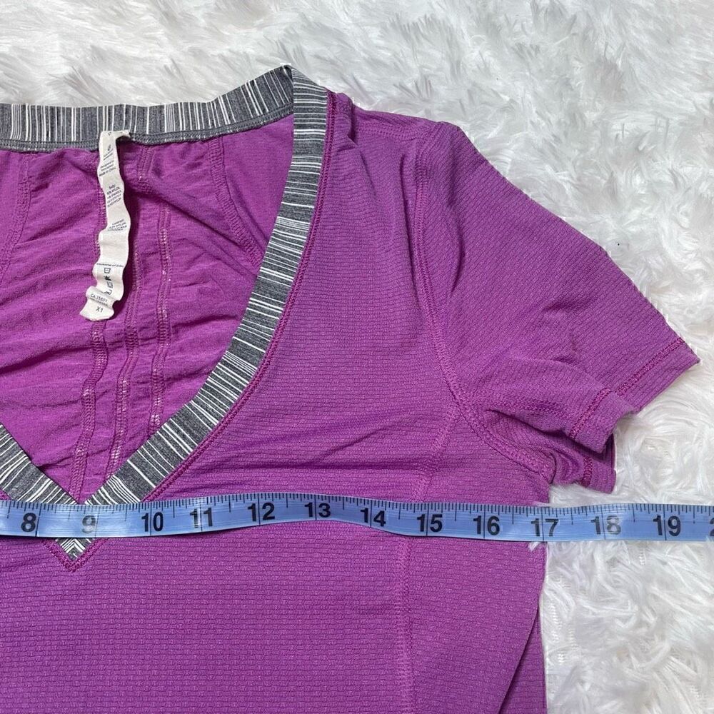 Lululemon Tshirt Top Run Energy Purple Womens Size 6 Vneck Stretch Lightweight - Picture 5 of 8